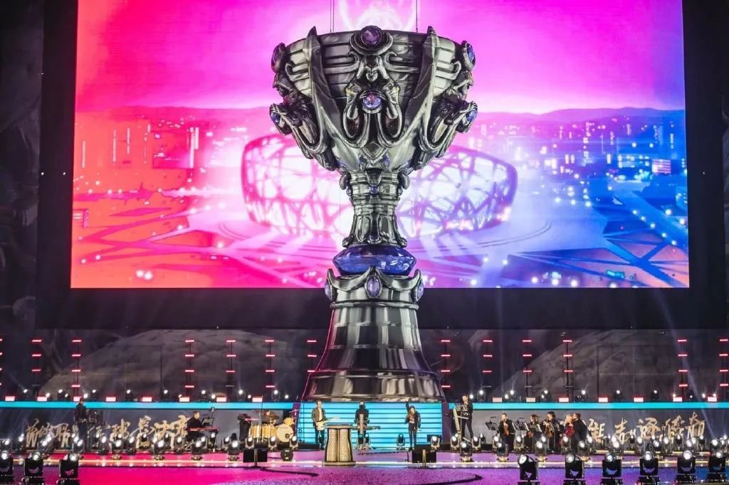 LPL春季赛今日首发名单：V5完全体首秀