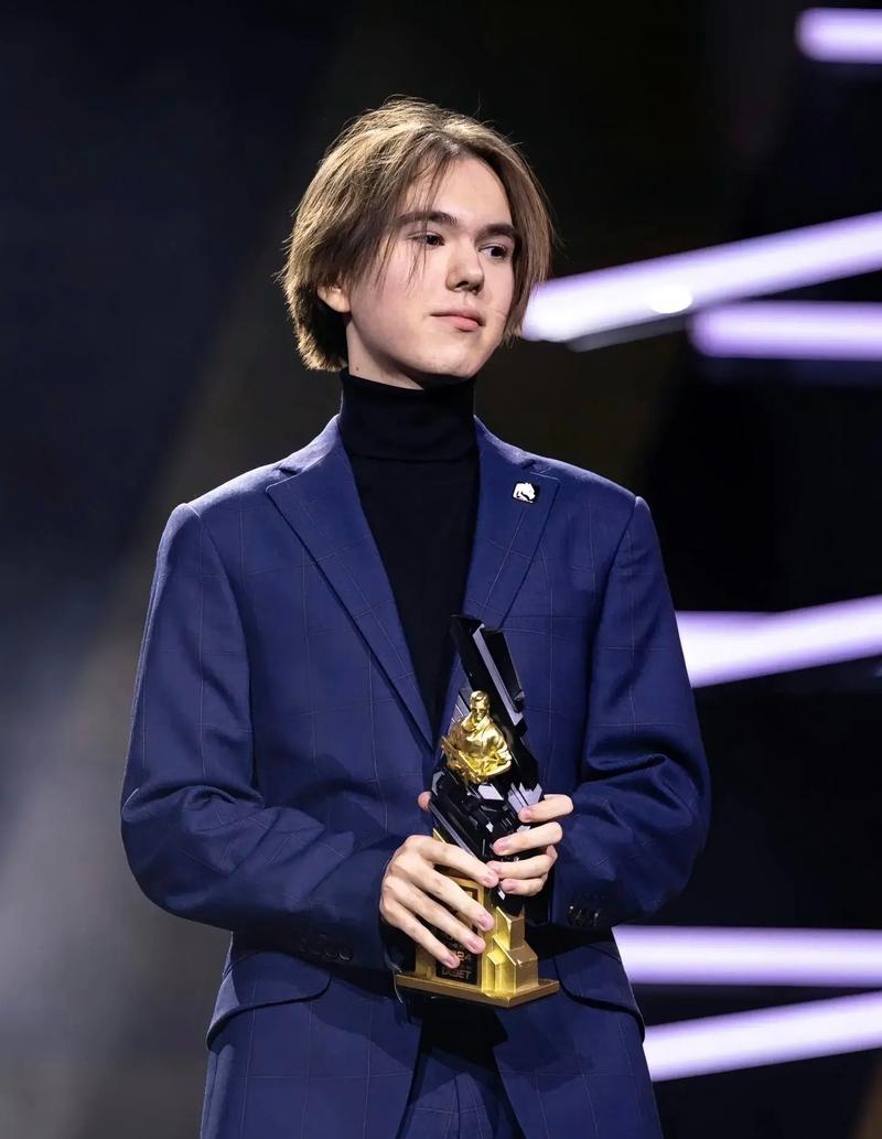 【赛前预告】2025LPL春季赛，1月19日 EDG vs 杭州LGD